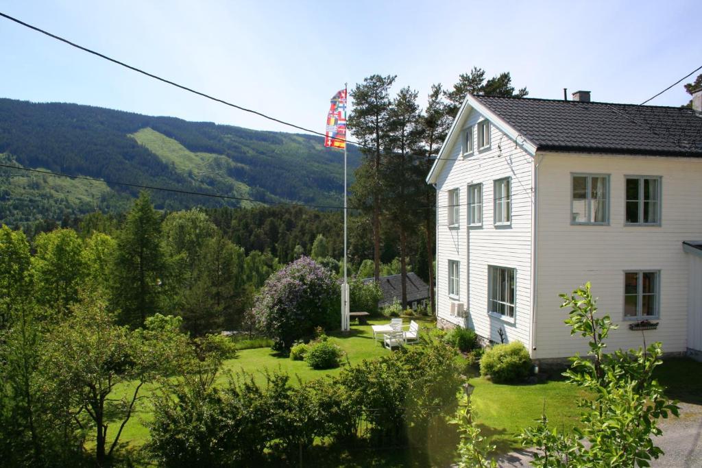 Furulund Pensjonat Рон Экстерьер фото